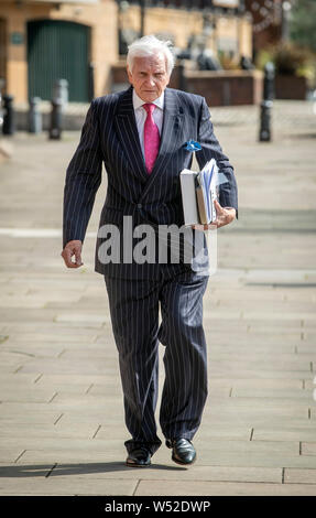 Ancien député conservateur Harvey Proctor, arrive à la Cour de la Couronne de Newcastle avant la condamnation de Carl hêtre, le pédophile VIP Westminster accusateur qui a été reconnu coupable lundi de 12 chefs de pervertir le cours de la justice et un cas de fraude. Banque D'Images