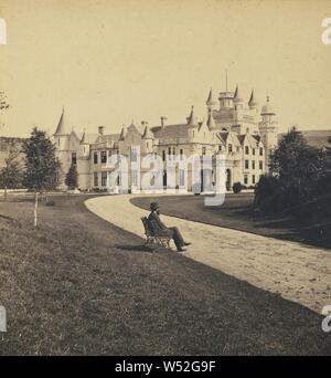 Le château de Balmoral, à partir de l'ouest du sud., George Washington Wilson (Scottish, 1823 - 1893), vers 1865, à l'albumine argentique Banque D'Images