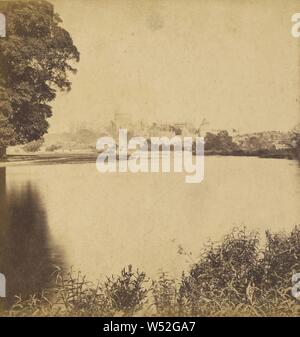 Château de Windsor - de la Tamise., George Washington Wilson (Scottish, 1823 - 1893), vers 1865, à l'albumine argentique Banque D'Images