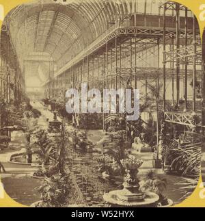 Crystal Palace. Vue générale de la Nef, vue vers le Sud, pris à partir de la Gallery. Longueur totale, 1608 pieds, hauteur 104, pas de bouilloire, en 1851, à l'albumine argentique Banque D'Images