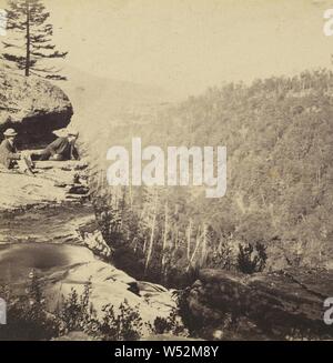 Vue depuis le haut de Kauterskill Automne, regardant vers le bas le Glen, pas de bouilloire, cuisine américaine, Edward et Henry T. Anthony & Cie (American, 1862 - 1902), vers 1860, à l'albumine argentique Banque D'Images