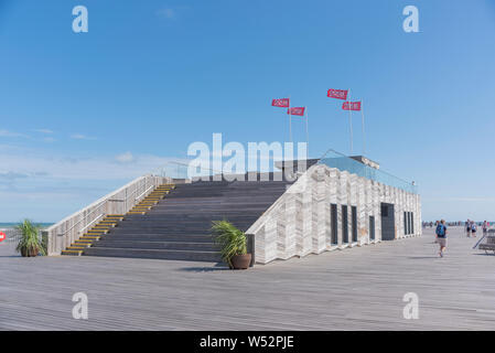 Le prix Stirling 2017 Hastings Pier par dRMM gagnante la pratique du design. Photos : Phillip Roberts Banque D'Images