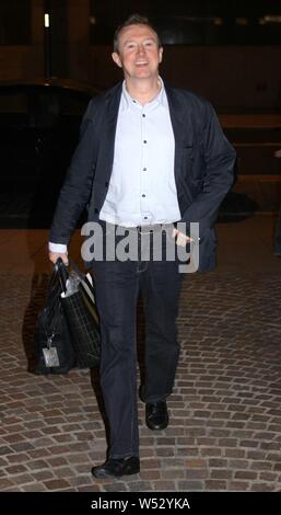 LOUIS WALSH DANS LIVERPOOL IAN CRÉDIT FAIRBROTHER/ALAMY STOCK PHOTOS Banque D'Images