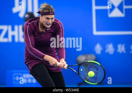 Sabalenka Aryna du Bélarus renvoie un shot de Ekaterina Alexandrova de la Russie dans leur deuxième match du féminin au cours de la WTA 2019 SH Banque D'Images
