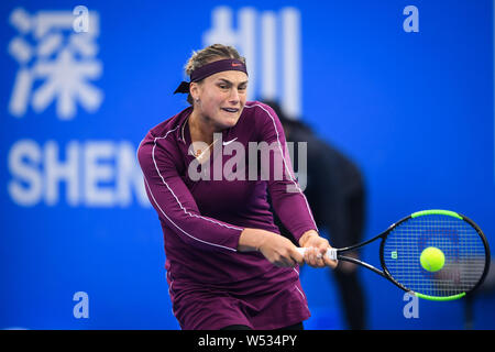 Sabalenka Aryna du Bélarus renvoie un shot de Ekaterina Alexandrova de la Russie dans leur deuxième match du féminin au cours de la WTA 2019 SH Banque D'Images