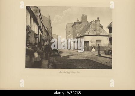 Main Street, Gorbals, looking north, Thomas Annan (Scottish,1829 - 1887), Glasgow, Ecosse, négatif, 1868 imprimer 1900, photogravure, 17 × 23,6 cm (6 11/16 x 9 5/16 in Banque D'Images