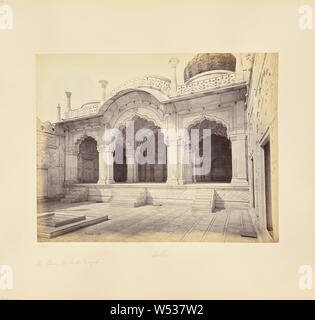 Delhi, le palais, les Motee Musjid Pearl (mosquée), Samuel Bourne (anglais, 1834 - 1912), Delhi, Inde, vers 1866, à l'albumine argentique, 22,5 × 29 cm (8 7/8 x 11 7/16 po Banque D'Images