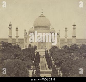 Le Taj Mahal de l'entrée passerelle, Felice Beato (anglais, né en Italie, 1832 - 1909), Agra, Uttar Pradesh, Inde, environ 1858, à l'albumine argentique, 25,3 × 28,3 cm (9 15/16 × 11 1/8 in Banque D'Images