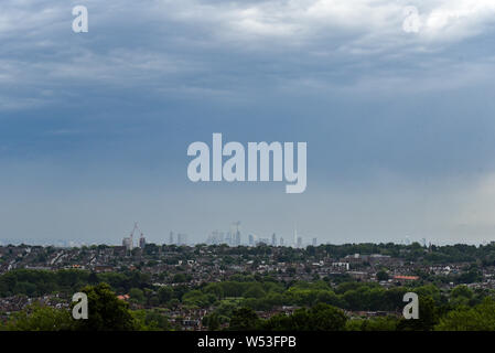 Alexandra Palace, Londres, Royaume-Uni. 26 juillet 2019. Les nuages de tempête sur Londres. Crédit : Matthieu Chattle/Alamy Live News Banque D'Images