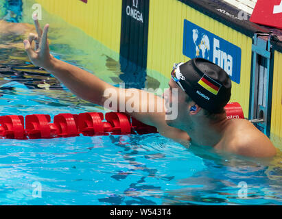 Gwangju, Corée du Sud. 26 juillet, 2019. Natation Championnat du Monde : 100 mètres papillon hommes demi-finales : Marius Kusch est heureux après sa demi-finale. Crédit : Bernd Thissen/dpa/Alamy Live News Banque D'Images