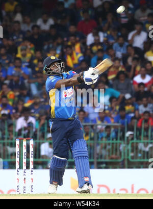 Le 26 juillet 2019, Colombo, Sri Lanka, la province de l'ouest : cricket Sri-Lankais Angelo Mathews joue un coup au cours de la première journée d'un match de cricket international entre le Sri Lanka et le Bangladesh à l'R.Premadasa Stadium à Colombo le 26 juillet 2019. (Crédit Image : © Pradeep Dambarage/Zuma sur le fil) Banque D'Images