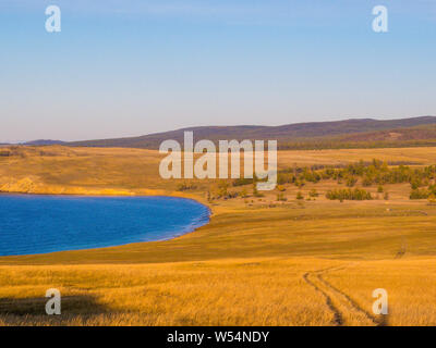 Coucher du soleil sur l'île Olkhon, Lac Baikal, Sibérie, Russie Banque D'Images