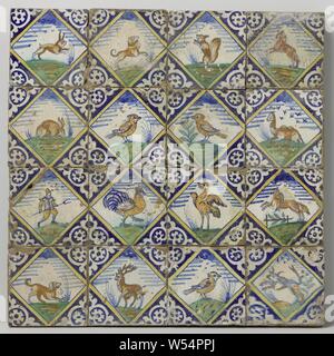Domaine de seize panneaux avec des animaux, Champ de seize panneaux (4 x 4) avec chacune un multi-couleur (bleu, orange, jaune, vert et violet) (un animal avec un chasseur) à l'intérieur d'un carré. Dans les coins, dans l'ornement. technique de remplissage, anonyme, Pays-Bas), ch. 1580 - c. 1625, faïence, émail étain, H 55 cm × 54,5 cm × w d 3 cm Banque D'Images