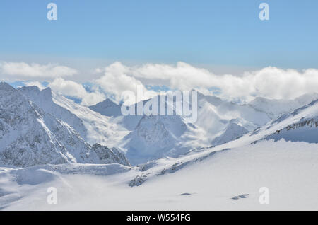 Autriche Montagnes dans paysage de neige Banque D'Images