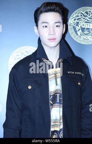 Chanteur et acteur canadien Henry Lau assiste à un événement promotionnel pour Versace à Shanghai, Chine, 27 février 2019. Banque D'Images