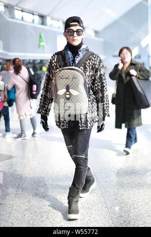 Acteur et chanteur taïwanais Jiro Wang arrive à l'Aéroport International de Shanghai Pudong à Shanghai, Chine, 24 février 2019. Gucci sac à dos : Banque D'Images