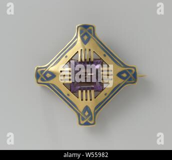 Broche, broche d'or et d'émail bleu, avec une améthyste., Willem Lodewijk van Kooten (II), Amsterdam, ch. 1908 - c. 1911, l'or (métal), améthyste (minéral), h 3 cm × w 3 cm Banque D'Images