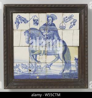 Tableau mosaïque avec 16 tuiles, sur le tableau d'un rider peinte en bleu. En bas à l'arrière-plan d'une bataille de cavalerie. Dans le coin supérieur gauche Trois putti avec couronne et ruban sur lequel pend un blason et dans le coin en haut à droite Trois putti avec gerbe de fleurs et un ruban sur lequel se trouve une couronne. Quatre tuiles sont toujours fixées dans le tableau. Les 12 tuiles du tableau de carreaux se sont détachés, anonyme, Pays-Bas, 1650 - 1700, faïence, émail étain, H 52 cm × w 52 cm Banque D'Images