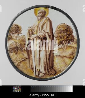Vitre avec l'apôtre Paul, s'est tourné vers la droite, debout dans une région montagneuse et richesse des paysages et en appui sur son épée., anonyme, Nederrijn, ch. 1525, verre, tache argentée, D. 23,0 cm Banque D'Images