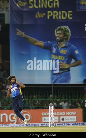 Le 26 juillet 2019, Colombo, Sri Lanka, la province de l'ouest du Sri Lanka : bowler Lasith Malinga offre une balle pendant la première journée d'un match de cricket international entre le Sri Lanka et le Bangladesh à l'R.Premadasa Stadium à Colombo le 26 juillet 2019. Credit : Pradeep Dambarage/ZUMA/Alamy Fil Live News Banque D'Images