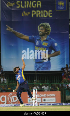 Le 26 juillet 2019, Colombo, Sri Lanka, la province de l'ouest du Sri Lanka : bowler Lasith Malinga offre une balle pendant la première journée d'un match de cricket international entre le Sri Lanka et le Bangladesh à l'R.Premadasa Stadium à Colombo le 26 juillet 2019. (Crédit Image : © Pradeep Dambarage/Zuma sur le fil) Banque D'Images