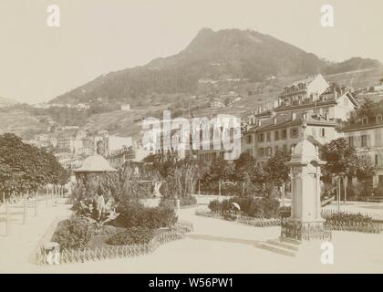 Maison de vacances en Suisse, vacances en Suisse. Une partie de l'album photo de la famille Boom-Gonggrijp au Suriname et Curaçao., Suisse, Andries Augustus Boom, peut-1899, du papier photographique, h 80 mm × W 100 mm Banque D'Images