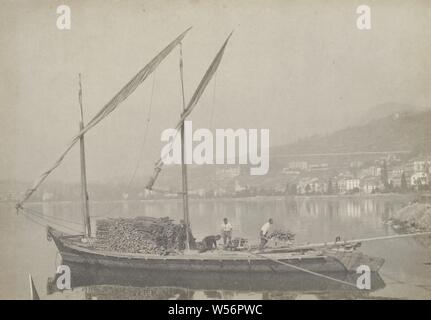 Maison de vacances en Suisse, vacances en Suisse. Une partie de l'album photo de la famille Boom-Gonggrijp au Suriname et Curaçao., Suisse, Andries Augustus Boom, peut-1899, du papier photographique, h 80 mm × W 100 mm Banque D'Images