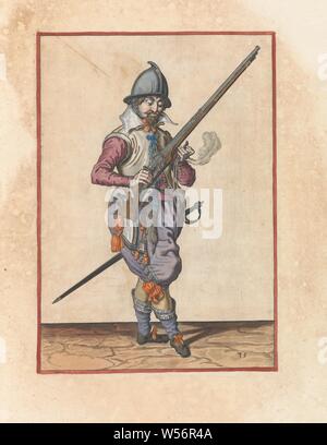 Garde soldat en tenant son gouvernail est incliné vers le haut avec sa main droite, tout en laissant tomber le canon de sa main gauche sur le figuerliicke onderwysinghe Corte, afbeeldinghe ghebruyck importance sur la droite des Roers Titre de la série d'origine (un soldat en faction, pleine longueur, à droite, tenant un gouvernail (un certain type d'arme à feu) avec sa main droite, le canon est incliné vers le haut. Il laisse tomber le canon dans sa main gauche, qui contient également une mèche. Cette gravure fait partie de la série de 42 exemplaires numérotés à la main d'hommes armés dans le Wapenwerkinghe. Sur cette copie le numéro est imprimé, la manipulation d'armes Banque D'Images