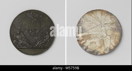 Ouverture du canal de Bergen à Tournai, en l'honneur de Frederick William I, Roi des Pays-Bas, unilatérale, médaille d'argent. A l'avant : vue sur le cours du canal entre Bergen et Tournai, juste au-dessus, un génie de l'industrie des arts et de flotte avec une flamme sur la tête et un fanion avec l'inscription dans les mains, sur le côté gauche de la rivière est dieu avec cruche d'eau, aviron et corne d'abondance remplie, sur la bonne femme avec cruche d'eau et d'OAR, cut off : inscription. Inverse : blank, Canal de Mons à Tournai, Mons, Tournai, Escaut, Haine, Frederik Willem I (Roi des Pays-Bas), Joseph Pierre Braemt (copie d'après), Bruxelles Banque D'Images