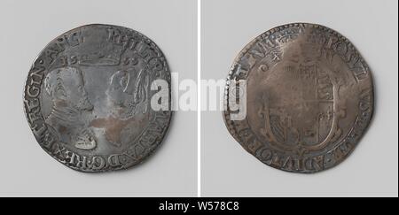 Philip, héritière de l'Espagne et de Marie I, reine d'Angleterre, médaille d'argent. Face avant : homme et femme breastpieces face à l'autre en vertu de l'un à l'intérieur d'une inscription. Inverse : sommé d'armoiries, de gauche à droite de la couronne forme X, deux chiffres je l'intérieur de la circonscription, Philippe II (roi d'Espagne), Maria Tudor (reine d'Angleterre), anonyme, 1555, de l'argent (métal), frappant (métallurgie), d 3,1 cm × w 6.10 Banque D'Images