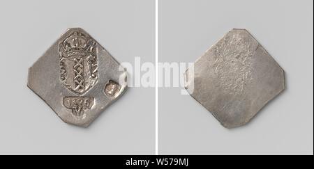 Siège d'Amsterdam, pièce d'urgence de cinq centimes frappées de l'argent de la Nieuwe Kerk, unilatéral, pièce d'urgence en forme de diamant avec coins biseautés. A l'avant : deux timbres un au-dessus de l'autre, l'une à droite, de bas en haut : Ville : armoiries armoiries de couronné, partie gauche de numéro 5, droit de 7 visible, droit de couronne : numéro 0, visibles ci-dessus année lettre V, droit de timbre : neuf master mark : vase à souder. Inverse : vierge, Amsterdam, anonyme, 1578 - 1631, de l'argent (métal), frappant (métallurgie), h 2,2 cm × 2.2 cm × w w 3.47 Banque D'Images