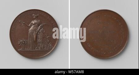 11e exposition d'hiver de la Societe d'Horticulture de Liège, médaille décernée comme un deuxième prix à Bertrand Collette pour une phaenica azalea indica, médaille de bronze. Avers : femme avec une couronne de fleurs en elle, représentant la flore, s'appuie contre une colonne, alors qu'elle porte une couronne dans la main droite étendue et branche de palmier dans la main gauche, à ses pieds un panier de fleurs, derrière sa bêche au milieu de plantes d'un couvercle, cut off : inscription. La marche arrière : l'inscription à l'intérieur, Liège (ville), Julien Gabriel Leclercq, Bruxelles, 1837, bronze (métal), gravure, d 4,4 cm × W 353 Banque D'Images