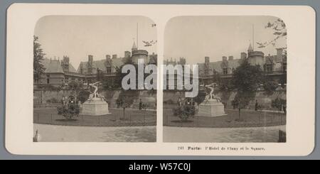 Vue sur le Musée de Cluny à Paris Paris : Hotel de Cluny et le Square (titre sur l'objet), sculpture, façade (ou maison ou immeuble), exposition permanente, musée, Musée de Cluny, Neue Photographische Gesellschaft (mentionné sur l'objet), Paris, en 1895 ou après - ch. 1905, carton, papier photographique, argentique, h 88 mm × W 179 mm Banque D'Images