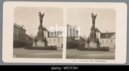 Vue de la Siegesdenkmal à Freiburg im Breisgau Freiburg i. B. Siegesdenkmal (titre sur l'objet), monument, statue, place du village, lieu, Siegesdenkmal, Neue Photographische Gesellschaft (mentionné sur l'objet), Freiburg im Breisgau, c. 1900 - c. 1910, carton, papier photographique, argentique, h 88 mm × W 179 mm Banque D'Images