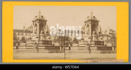 Vue de la Fontaine des Innocents à Paris, Fontaine des Innocents, titre fontaine, anonyme, Paris, ch. 1850 - c. 1880, du papier photographique, carton, à l'albumine, h 83 mm × W 173 mm Banque D'Images