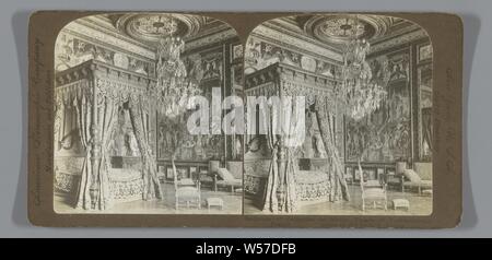 Intérieur de Catharina de 'Medici dans la chambre à coucher du palais de Fontainebleau, Chambre de Catherine de Médicis, palais de Fontainebleau, France (titre sur l'objet), chambre à coucher, de l'intérieur, la représentation d'un bâtiment, R.Y. Les jeunes (mentionné sur l'objet), New York (ville), 1901, carton, papier photographique, argentique, h 85 mm × W 170 mm Banque D'Images