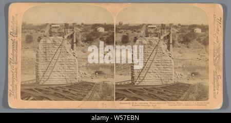 Œuvre du recul Boers, détruit des ponts ferroviaires sur la rivière de l'EFP - Lord Roberts' Campagne, S.A., Underwood et Underwood, 1901 Banque D'Images