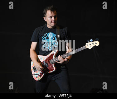 WEST PALM BEACH, FL - 25 juillet : Blink-182 effectue au Coral Sky Amphitheatre le 25 juillet 2019 à West Palm Beach en Floride. Credit : mpi04/MediaPunch Banque D'Images