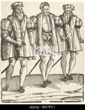 Portrait de Gaspard, François et Odet de Coligny, Odet, Cardinal de Châtillon (1517-1571), Gaspard, Amiral de France et père de Louise de Coligny (1519-1572) et François, général d'infanterie (1521-1569) sont habillés selon la mode espagnol., de vêtements pour la partie supérieure du corps (vêtements pour hommes), de vêtements pour la partie supérieure du corps (fourrure utilisée pour les vêtements), pantalons, culottes, etc (culottes) (vêtements pour hommes), gants, mitaines, etc. (hommes) Vêtements, chaussures, sandales (vêtements pour hommes), chef-d'engrenage : Vêtements pour hommes, des vêtements pour la partie supérieure du corps (doublet) (), vêtements pour hommes (les hommes" Banque D'Images