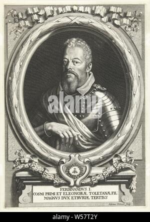 Portrait de Ferdinand I de Médicis, Portraits de la série de 'Medici (titre), Half-length portrait à gauche de Ferdinand I de Médicis, Grand-duc de Toscane, fils de Cosme Ier et d'Eléonore de Tolède, portant des armures, entouré dans un ovale avec une couronne de laurier. Au bas dans un cartouche est une abeille avec une couronne, couronné d'autres abeilles. Ci-dessous que sur une tablette sous une plinthe de son nom et de deux lignes en latin, de vêtements militaires et d'autres équipements (uniformes, cap, armure, casque, etc.), Ferdinand I de'Medici Adriaen, Haelwegh (mentionné sur l'objet), dans le Nord de la France, ch. 1647 - c. En 1696, papier Banque D'Images