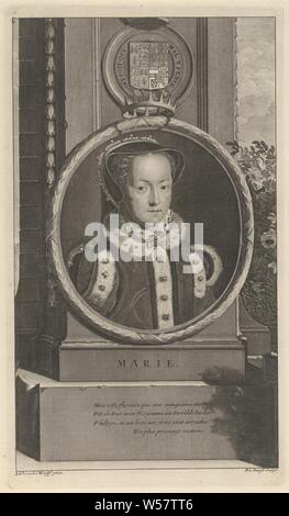 Portrait de la reine Marie I d'Angleterre, Maria Tudor, reine d'Angleterre. Le portrait ci-dessus le blason de l'Angleterre. L'impression est qu'une légende un poème sur sa vie, Maria I (Reine d'Angleterre), Pieter van Gunst (mentionné sur l'objet), Amsterdam, ch. 1669 - 1731, le papier, gravure, h 317 mm × W 182 mm Banque D'Images