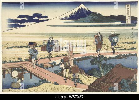 Nakahara dans la province de Sagami Soshu Nakahara (titre sur l'objet) 36 vues du Mont Fuji (Fuji sanjurokkei) le titre de la série (série titre sur l'objet), Paysage avec pont sur la rivière et le Mont Fuji passant de bancs de brouillard en arrière-plan. Au premier plan d'affaires, un commerçant, avec femme et enfant dans la rivière un pêcheur, Fuji, la montagne, Katsushika Hokusai (mentionné sur l'objet), 1831 - 1835, gravure sur bois, papier couleur, h 256 mm × W 382 mm Banque D'Images