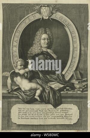 Portrait de Gérard van Loon, buste à droite de Gerard van Loon, à l'âge de 40 ans dans un ovale avec une inscription et avec une arme sur le dessus. Le portrait repose sur un piédestal avec un cartouche avec un verset de six lignes en néerlandais. À gauche sur la base à côté du portrait un putto qui est titulaire d'un morceau d'ouverture de rideau et des livres sur le droit, une lampe à huile et pièces., Cupids : 'amores', 'amoretti', 'putti', Gerard van Loon, Jacob Houbraken (mentionné sur l'objet), Amsterdam, 1723 - 1732, la soie, gravure, h 334 mm × W 230 mm Banque D'Images