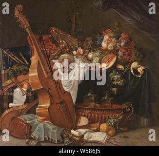 Nature morte, Nature morte avec instruments musicaux, de vaisselle et de fruits. Sur la gauche un cister, un luth, un violoncelle, un violon, une cornemuse, une trompette ou cor, une flûte et des partitions de musique. Différents bols, plats et assiettes sont sur la table. Dans un panier de fruits, y compris les raisins, citrons, un melon, pommes et poires., Johann Friedrich Grueber, 1662 - 1681, la toile, la peinture à l'huile (peinture), h 153 cm × w 166 cm d 7 cm Banque D'Images