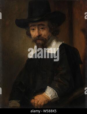 Portrait du Dr Ephraim Bueno, Portrait d'un homme, probablement le Dr Ephraim Bueno (1599-1665), médecin et écrivain juif d'Amsterdam. Demi-longueur, debout et se penchant avec la main gauche sur la rambarde d'un escalier. Sur la tête un haut chapeau noir. Étude préliminaire à l'eau-forte de 1647 (Bartsch 278), historiques, médecin, médecin, chef-d'engrenage : hat (vêtements pour hommes), Ézéchias, Ephraim Bueno, Rembrandt van Rijn, 1645 - 1647, paneel, la peinture à l'huile (peinture), H 19 cm × w 15 cm d 6 cm Banque D'Images