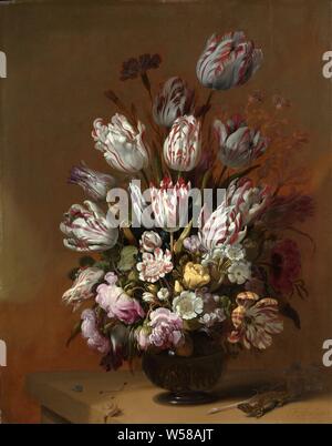 La vie toujours Floral Floral Floral Still Life Still Life Still Life with Flowers, nature morte avec fleurs. Tulipes et autres fleurs dans un vase sur une pierre feuille sur laquelle un lézard, escargot et certaines chenilles rampent autour, des fleurs dans un vase, des fleurs : Tulip, les lézards : lizard, mollusques : escargot, insectes : Caterpillar, Hans Van Dyck, 1639, panneau, de la peinture à l'huile (peinture), support : h 67,6 cm × w 53,3 cm d 6 cm Banque D'Images