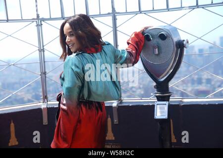 New York, NY, USA. 26 juillet, 2019. Dascha Polanco présents pour ORANGE EST LE NOUVEAU NOIR, exprimées à l'Empire State Building, l'Empire State Building, New York, NY, le 26 juillet 2019. Credit : Eli Winston/Everett Collection/Alamy Live News Banque D'Images