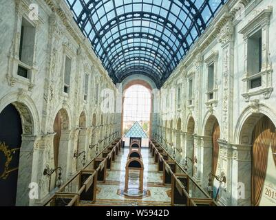 Al Hazm Mall est la nouvelle expérience de shopping de luxe et d'élite à Doha, Qatar. Banque D'Images