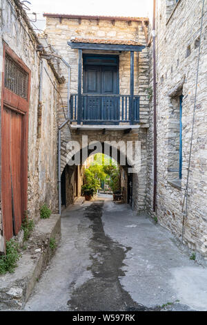 Belles maisons chypriotes authentiques et des rues dans le vieux village de Lefkara. District de Larnaca, Chypre. Banque D'Images