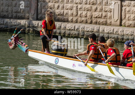 Paris, France - le 19 mai 2019 : voile et canoë sur la rivière Porsuk à Eskişehir/Turquie Banque D'Images